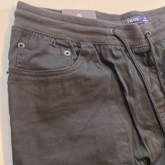 Izod SZ 30 Black Modern Fit Pull On Flat Front Shorts New D34 - Picture 7 of 10